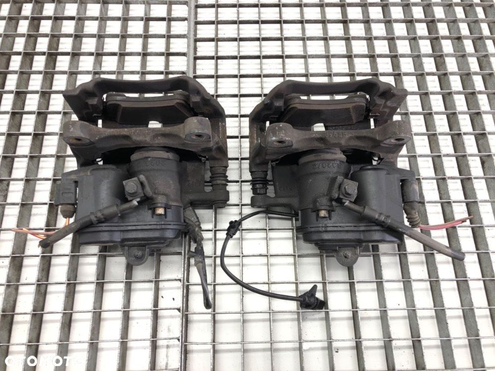 ZACISKI TYŁ KOMPLET SWAP  AUDI A8 D5 (4N2, 4N8) 2017 - 2022 60 TFSI Mild Hybrid quattro 338 kW [460 - 7