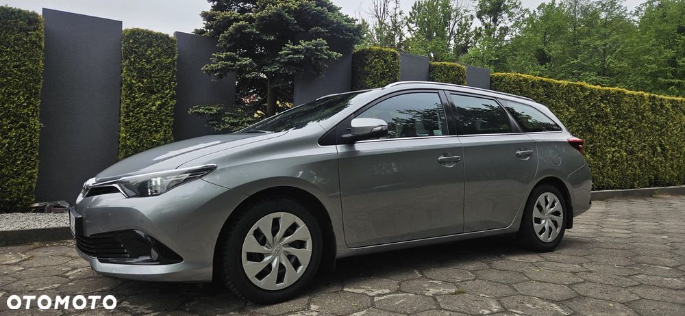Toyota Auris 1.6 Premium - 3
