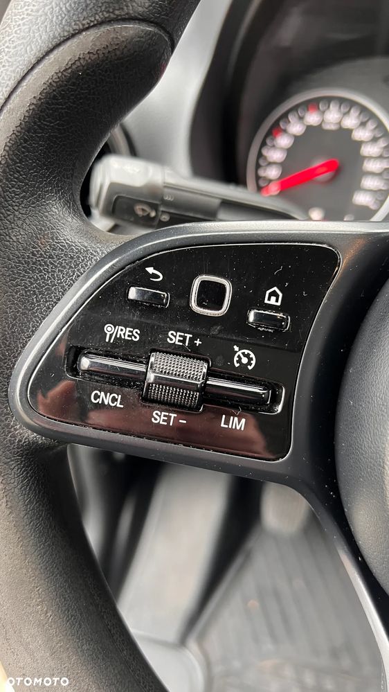 Mercedes-Benz Sprinter - 26