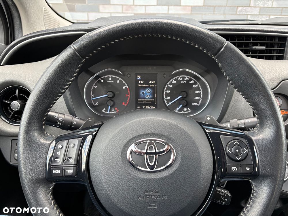 Toyota Yaris 1.5 Dynamic CVT - 9