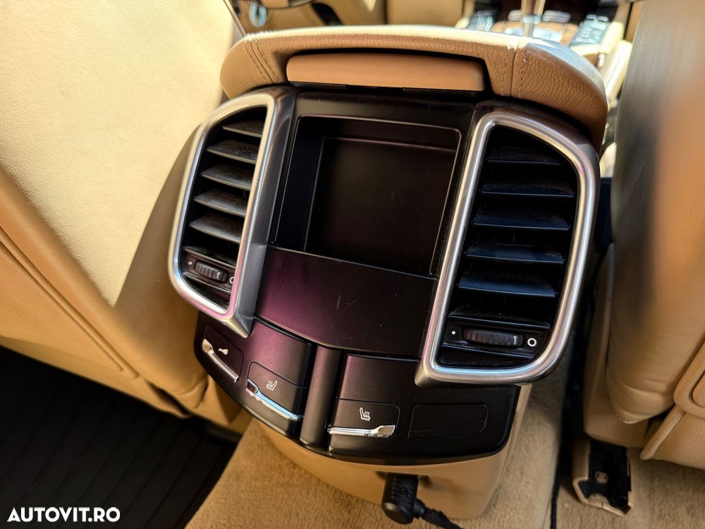 Porsche Cayenne - 15
