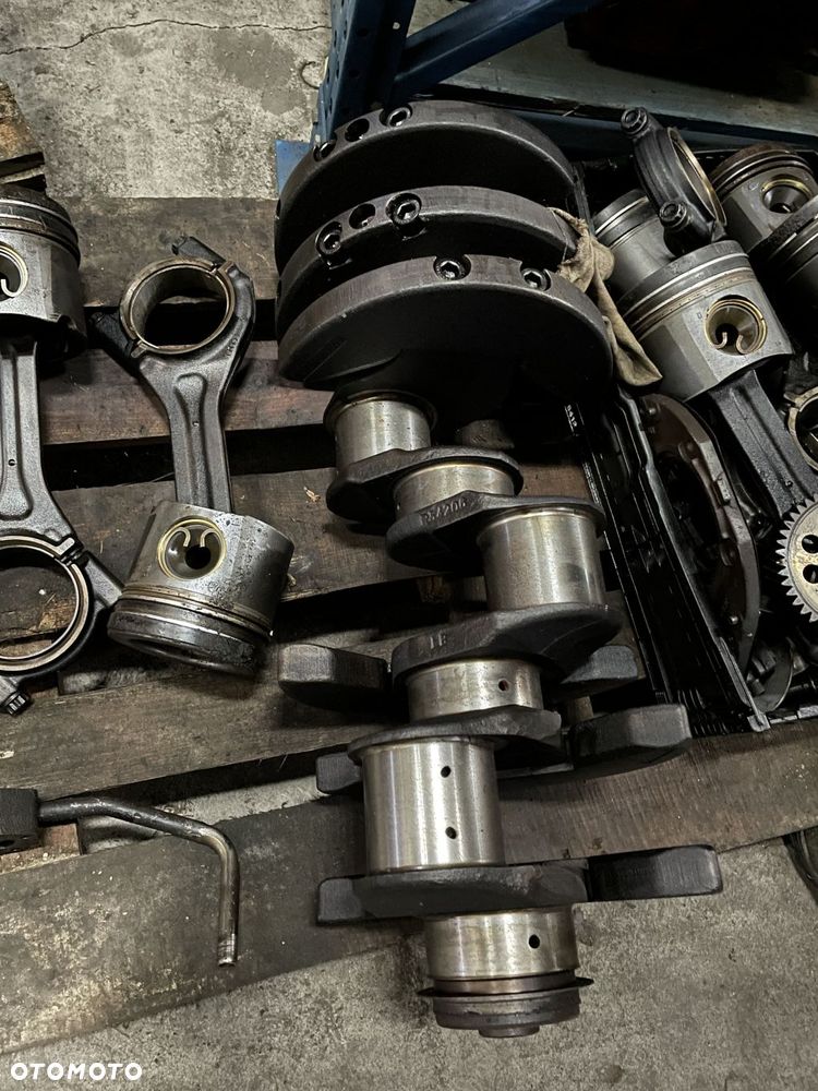 Mercedes OM502 OM502LA Claas Lexion - wał korbowy korbowody - 1