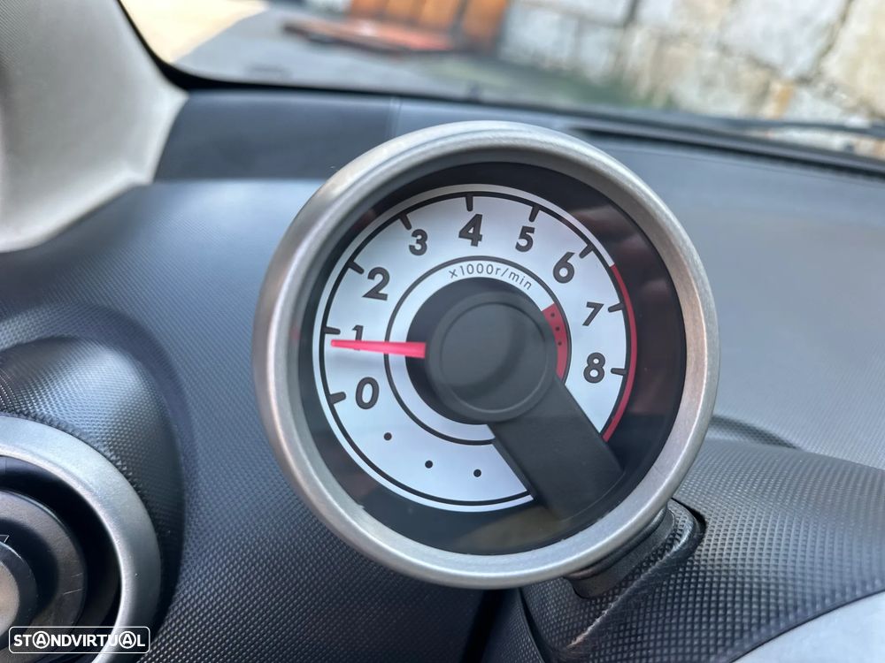 Peugeot 107 1.0 Trendy - 23