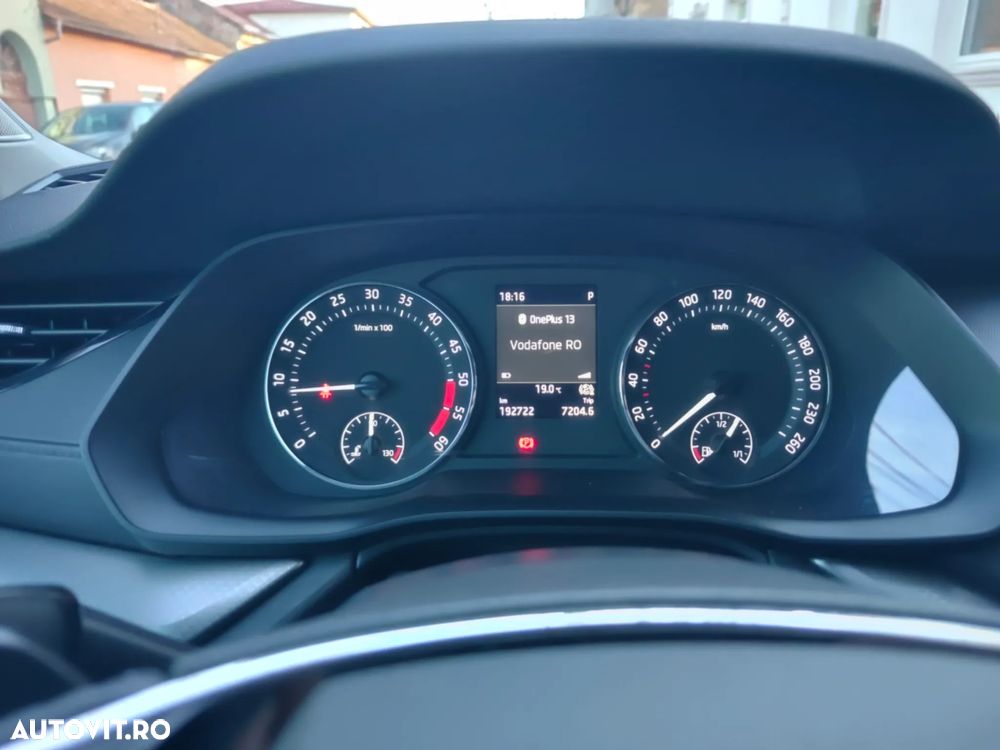 Skoda Octavia 2.0 TDI DSG Style - 8