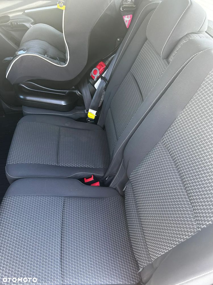 Toyota Verso 1.6 D-4D Prestige 7os - 18