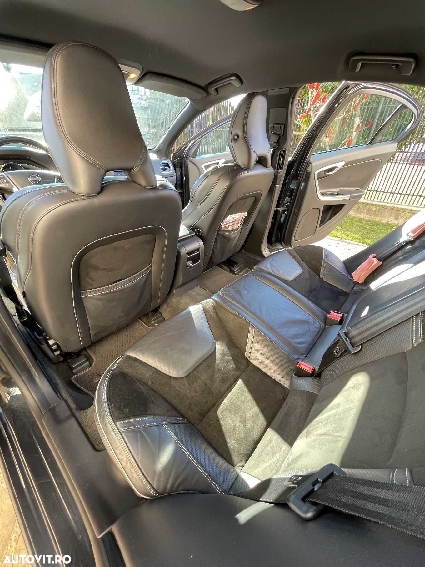 Volvo S60 D2 Start-Stop R-Design - 19