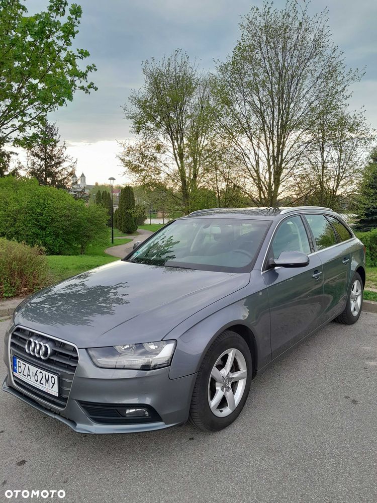 Audi A4 Limousine - 1