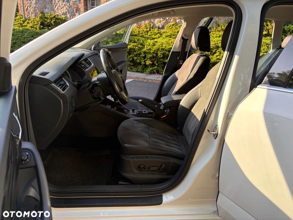 Skoda Octavia 2.0 TSI 4x4 Style DSG - 10