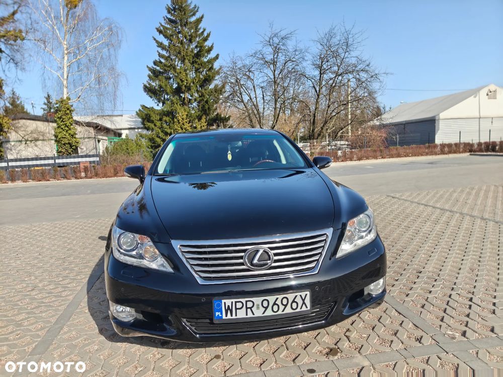 Lexus LS - 11