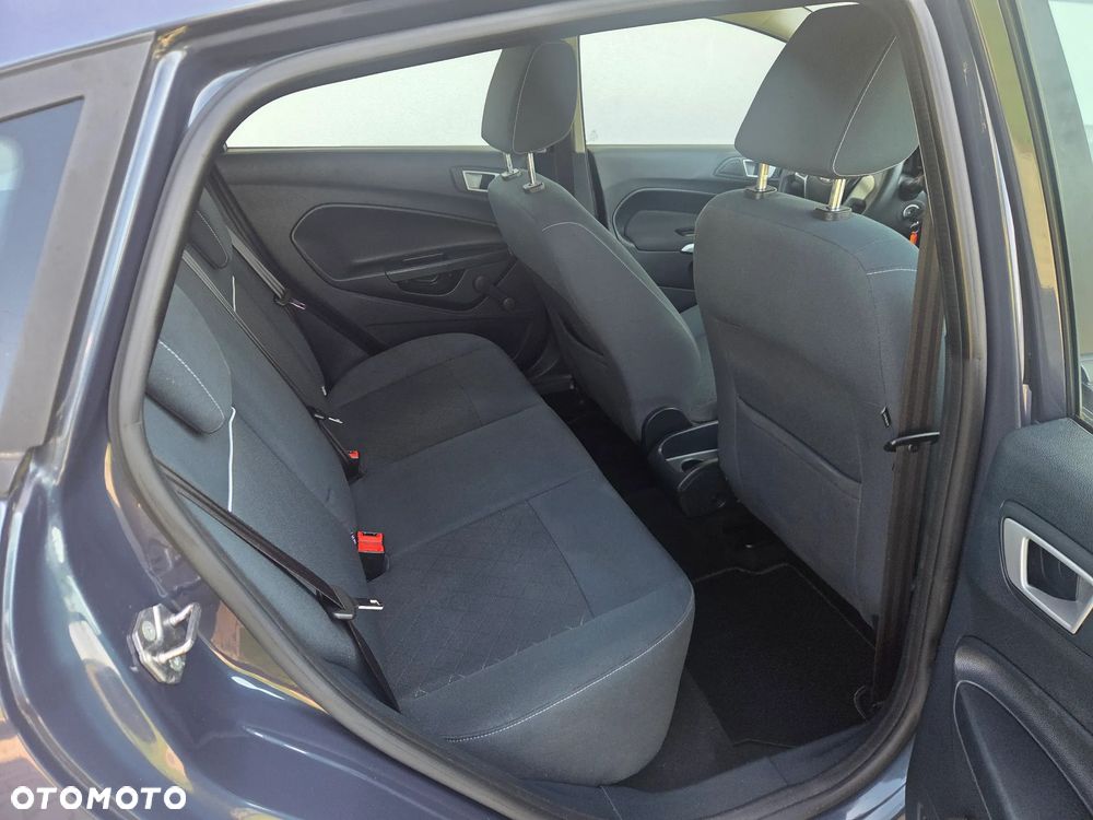 Ford Fiesta - 12