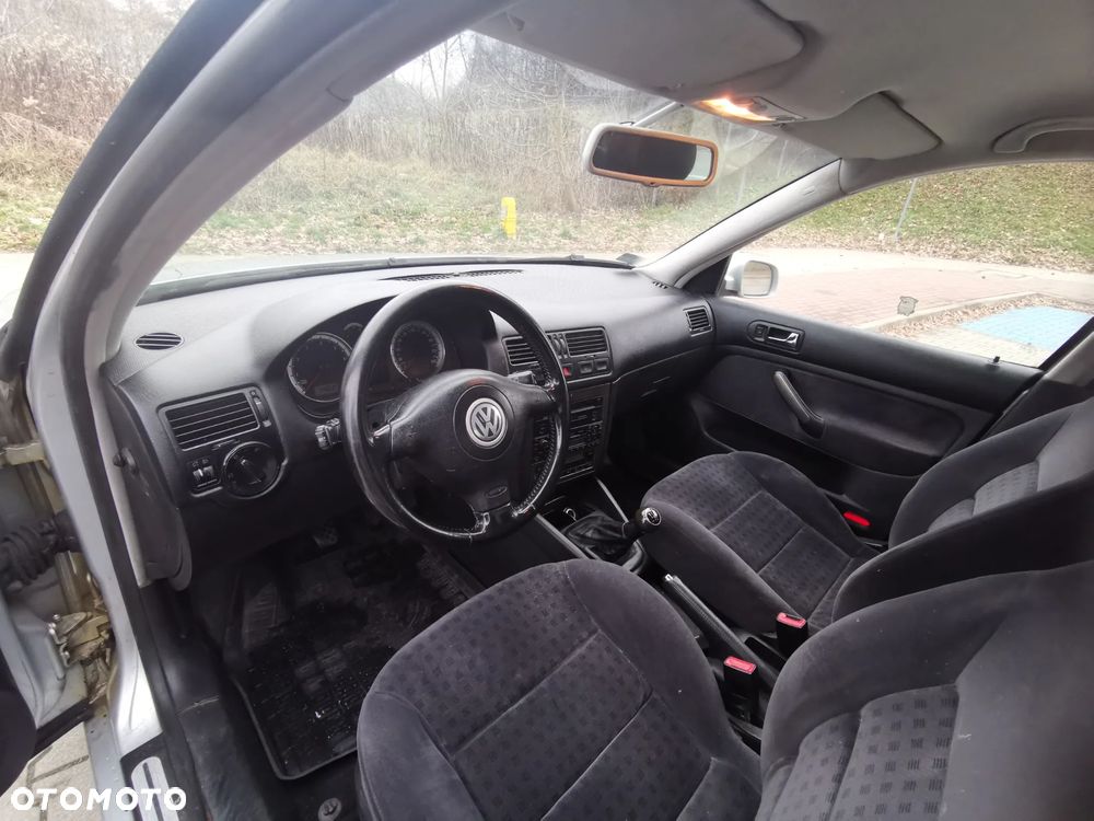 Volkswagen Bora Variant 1.6 - 9