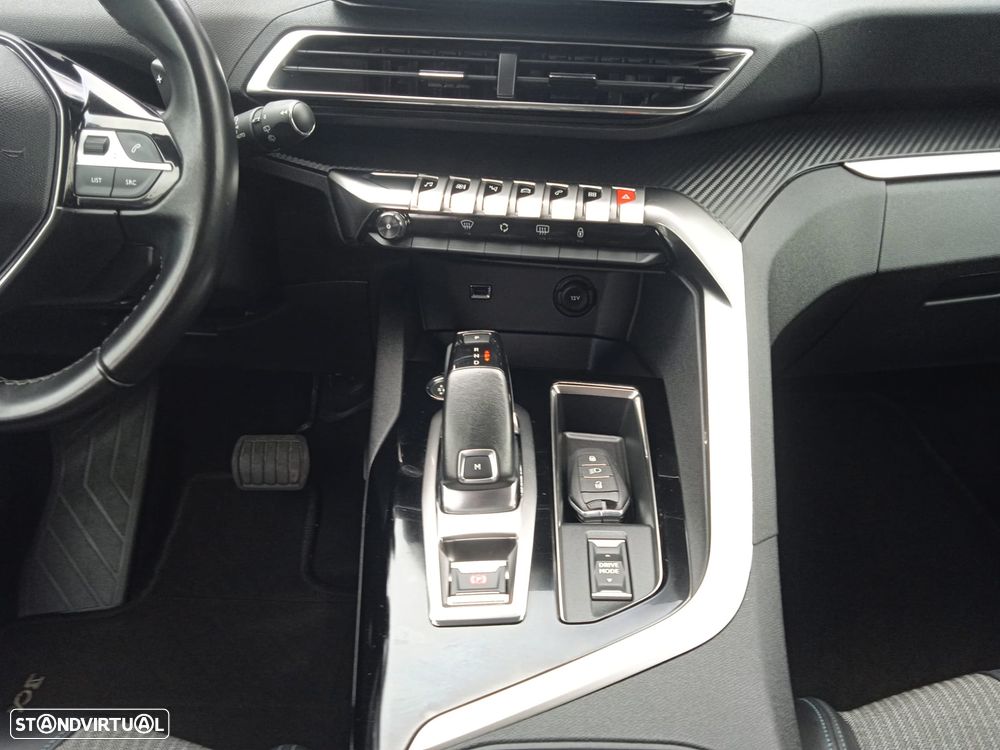 Peugeot 3008 1.2 PureTech Allure EAT8 - 34