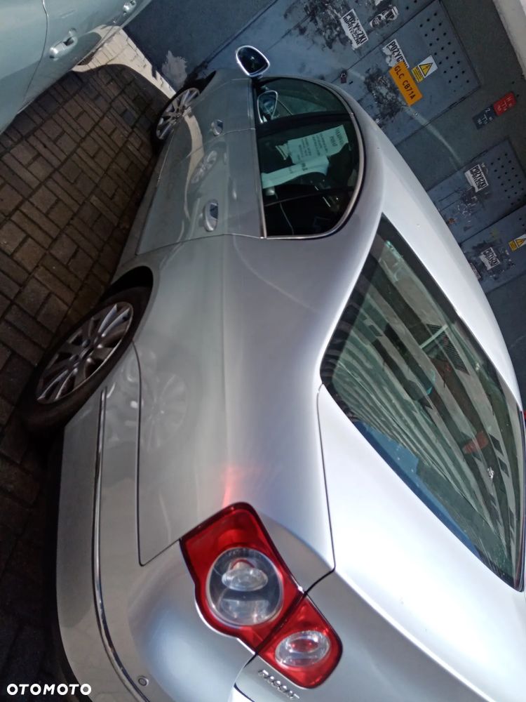 Volkswagen Passat 1.8 TSI Comfortline - 24