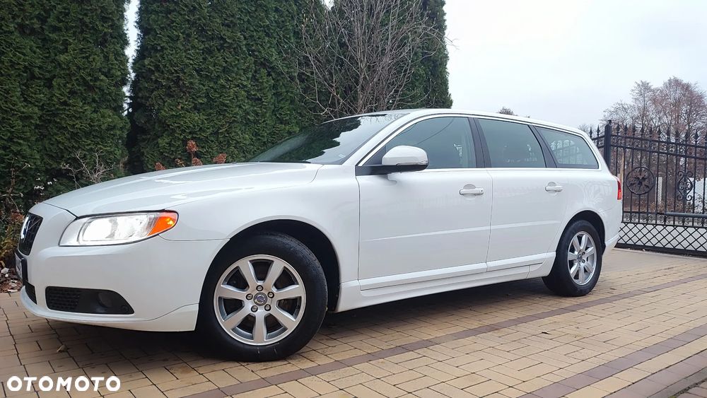 Volvo V70 D5 AWD Kinetic - 23
