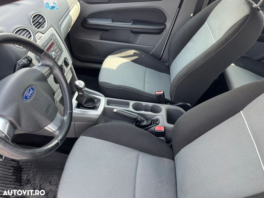 Ford Focus 1.4i Ambiente - 21