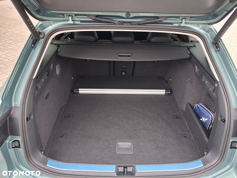 Volkswagen Passat - 12