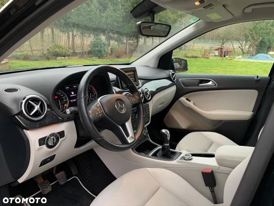 Mercedes-Benz Klasa B 180 - 14