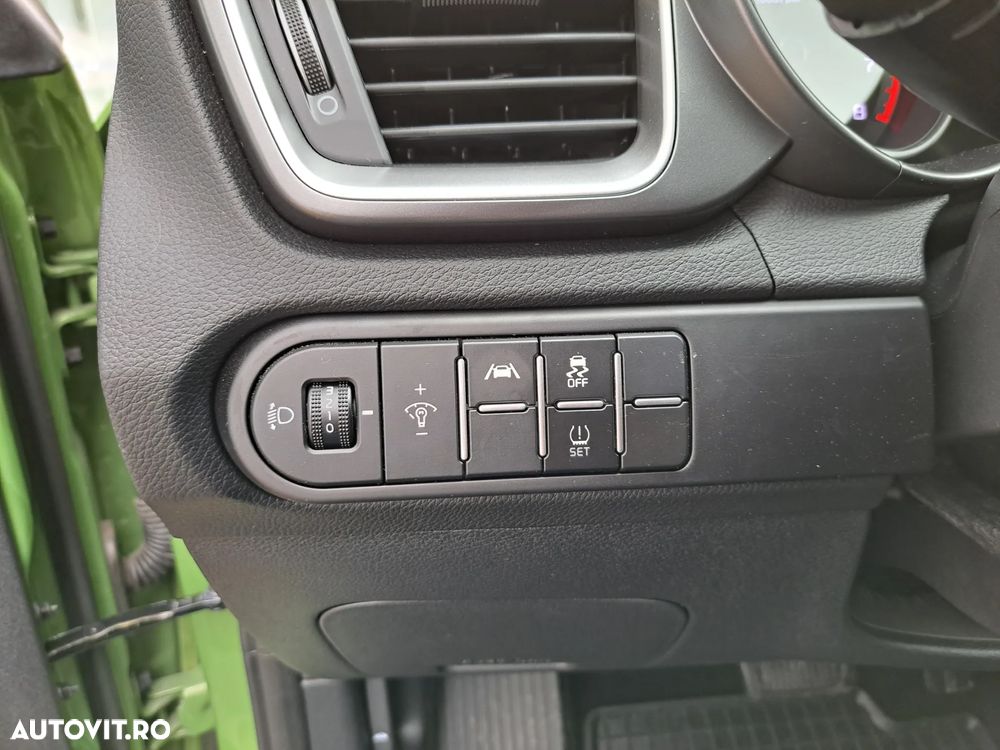 Kia XCeed 1.5 T-GDI 7DCT City - 12