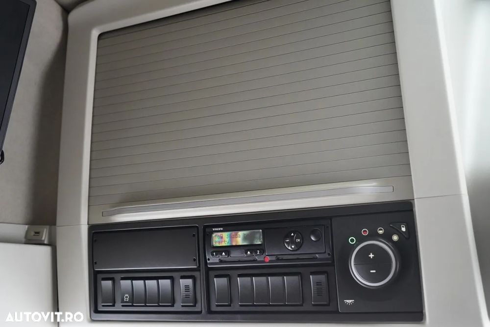 Volvo FH 500 / SOLOWKA / 6X2 / MEGA / PUNTE RIDICATĂ / TV - 31