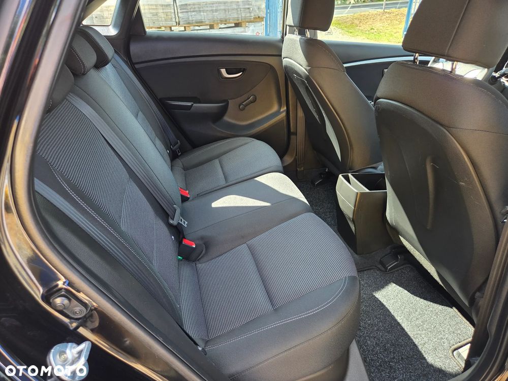 Hyundai i30 blue 1.4 Passion - 18