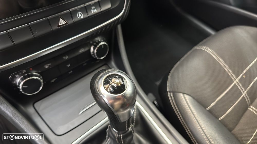 Mercedes-Benz A 200 d AMG Line - 11