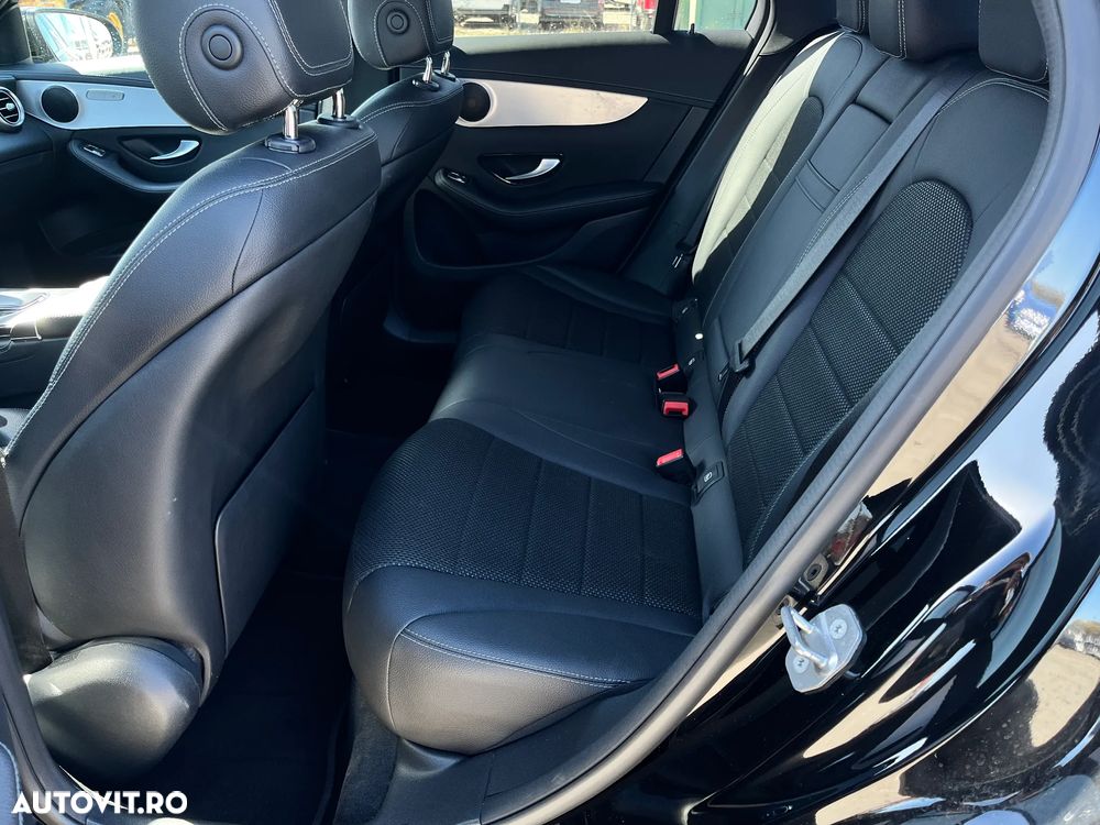 Mercedes-Benz GLC 300 d 4MATIC 9G-TRONIC - 11