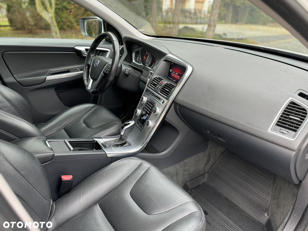 Volvo XC 60 D3 Drive-E Momentum - 3