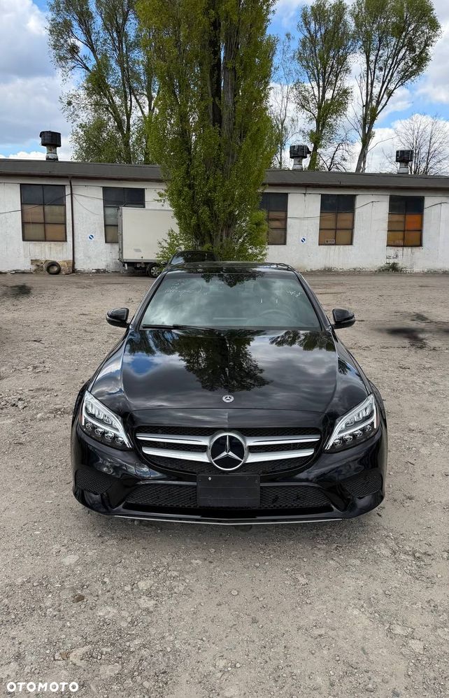 Mercedes-Benz Klasa C 300 4Matic 9G-TRONIC AMG Line - 25