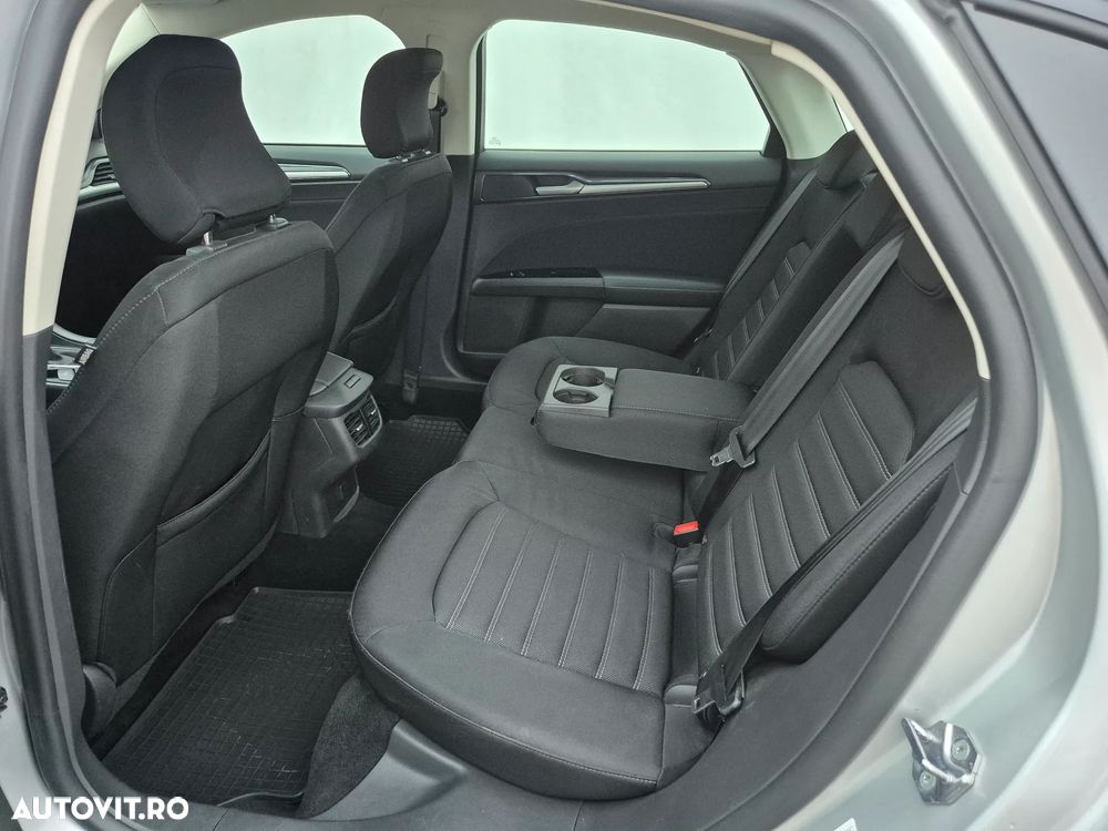 Ford Mondeo 2.0 HEV Trend - 12