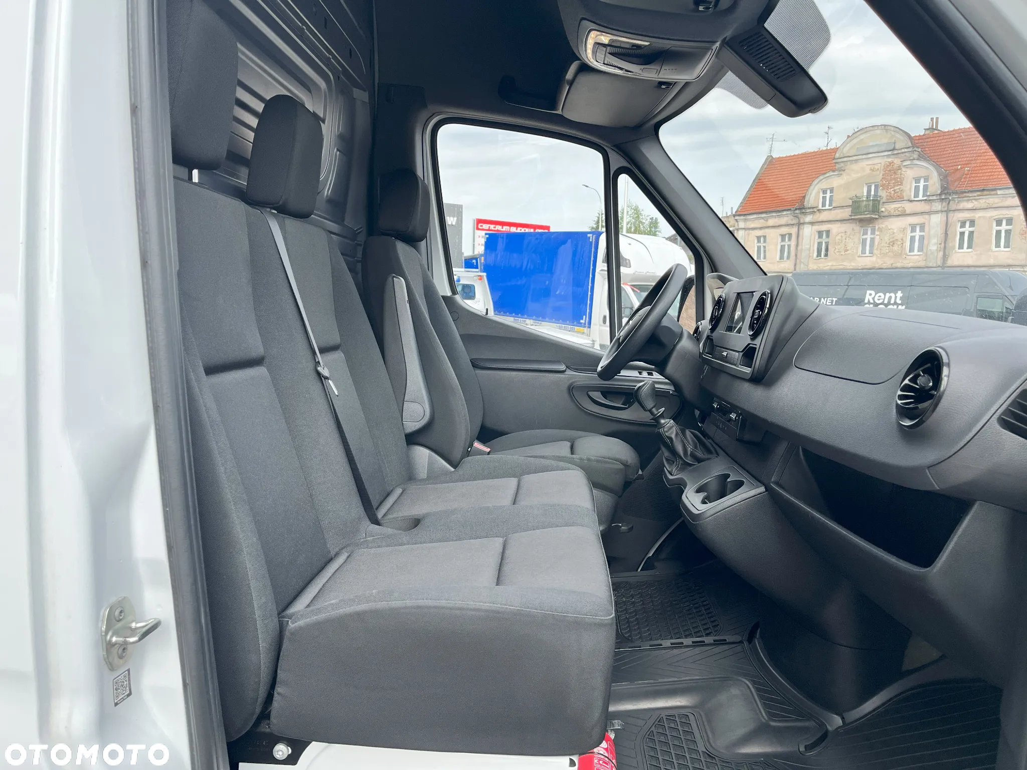 Mercedes-Benz Sprinter - 10