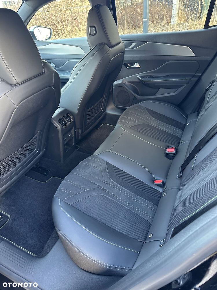 Peugeot 408 1.2 PureTech GT S&S EAT8 - 11