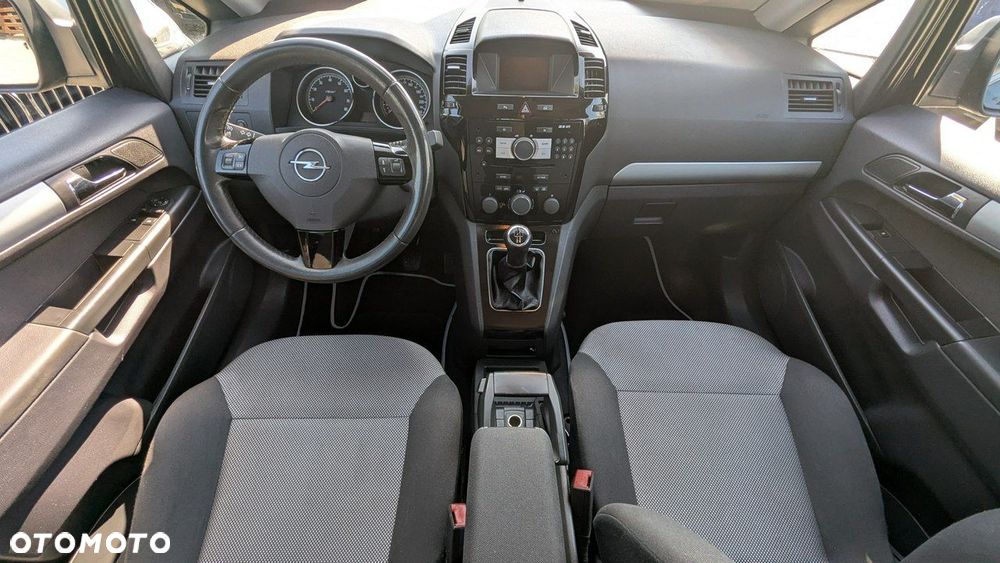 Opel Zafira - 22