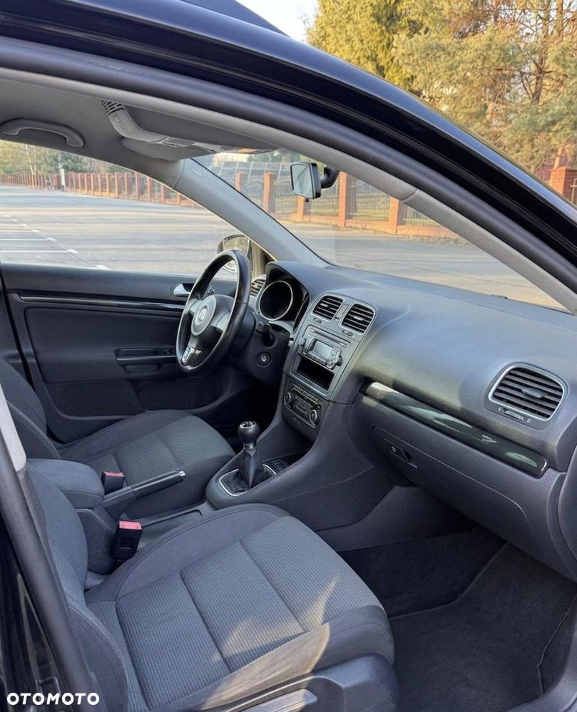 Volkswagen Golf 2.0 TDI DPF MATCH - 14