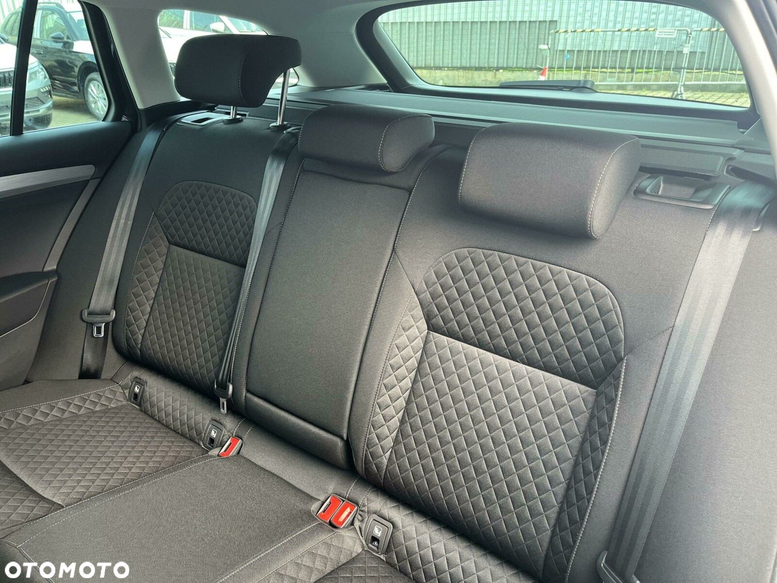 Skoda Superb 1.5 TSI Ambition DSG - 32