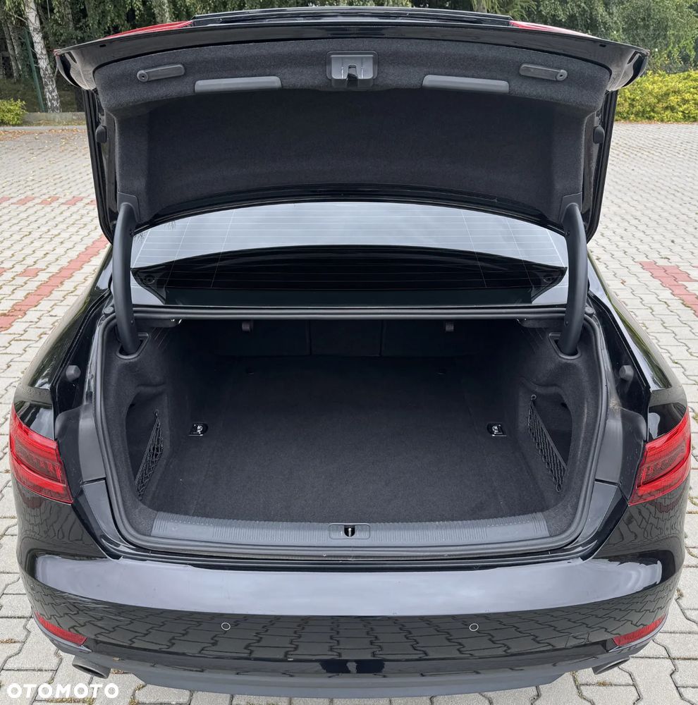 Audi A4 Limousine - 10