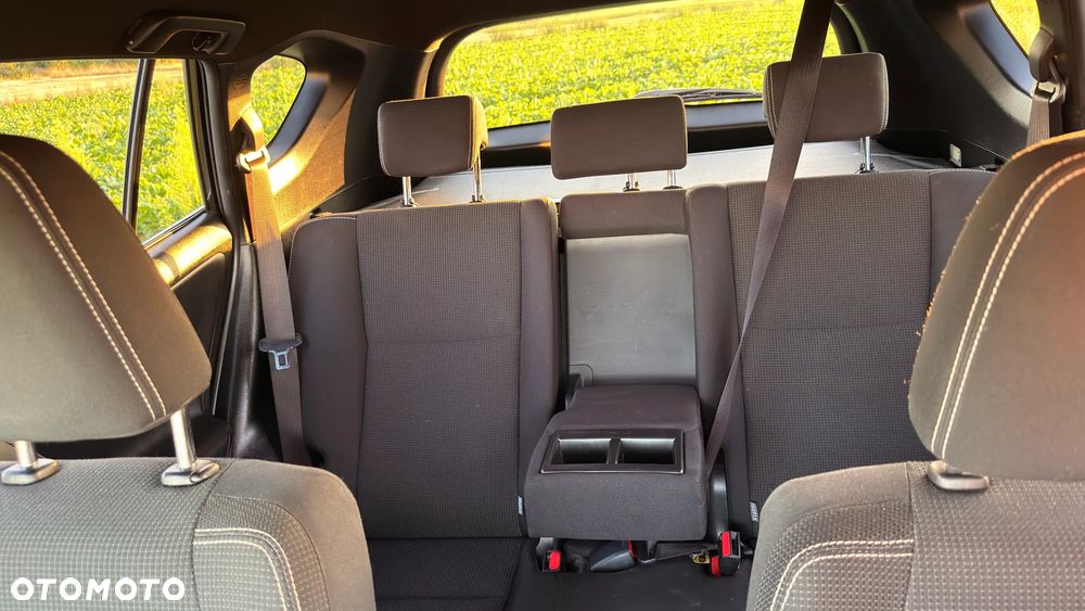 Toyota RAV4 Hybrid Premium 4x2 - 35