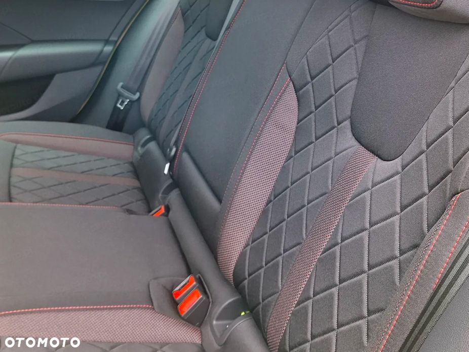 Skoda Octavia 2.0 TSI RS DSG - 8