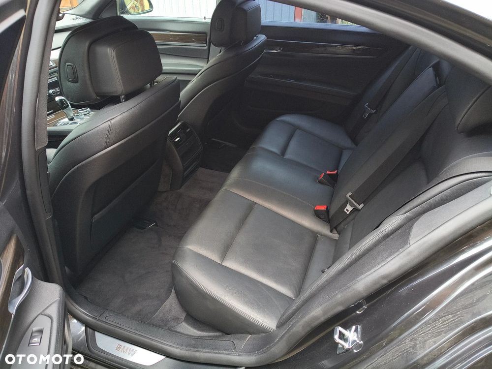 BMW Seria 7 740i - 18