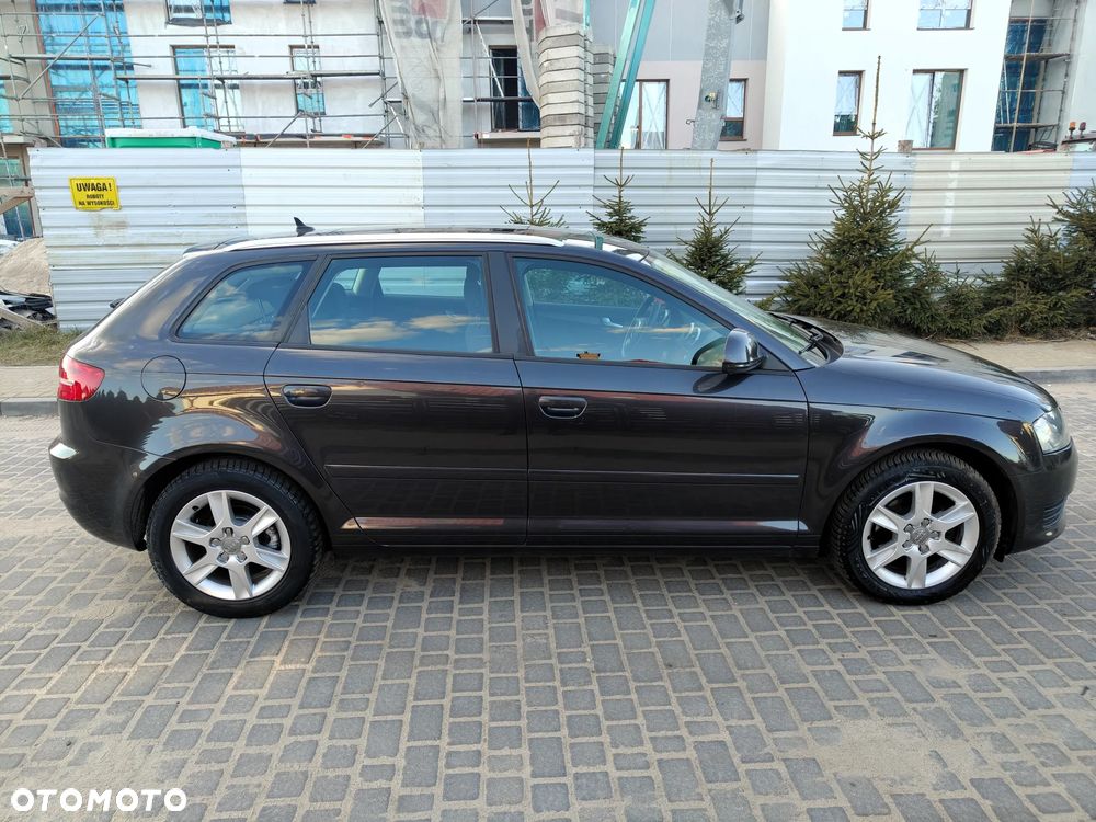 Audi A3 Sportback 1.6 Ambiente - 11