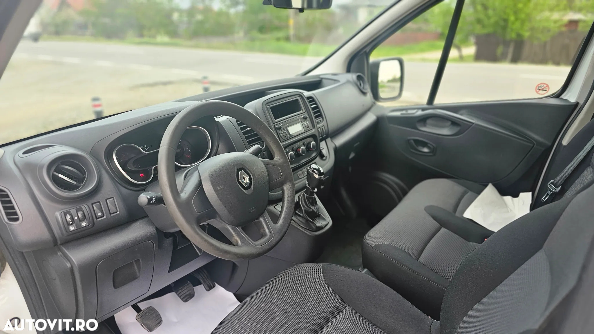 Renault Trafic - 12