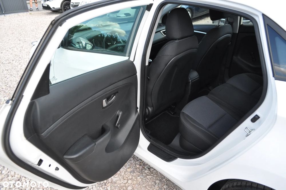 Hyundai i30 1.4 Fifa World Cup Edition - 18