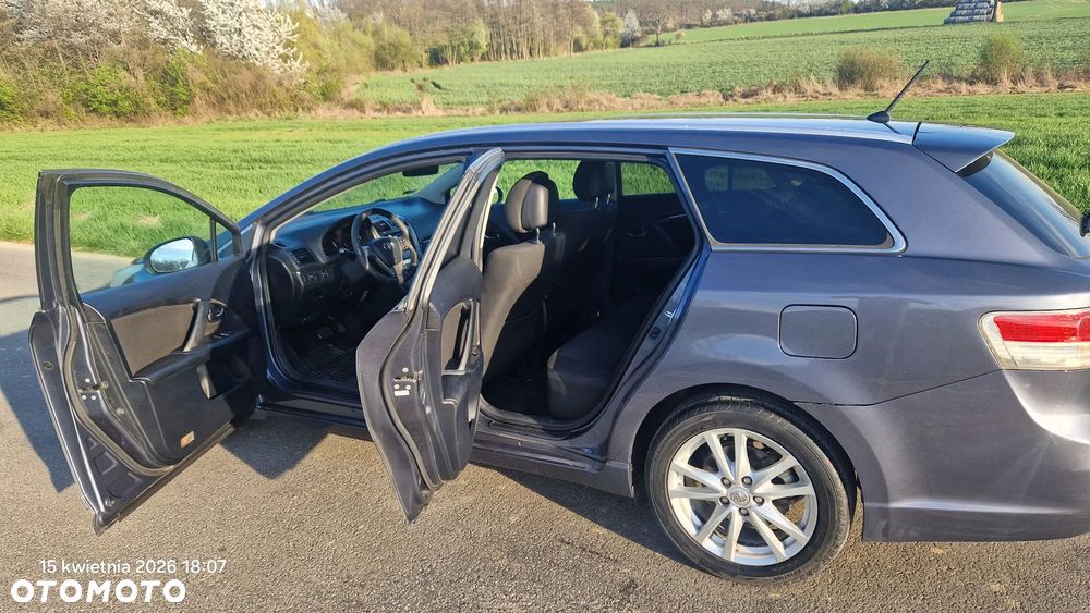 Toyota Avensis 2.2 D-4D Automatik Sol - 17