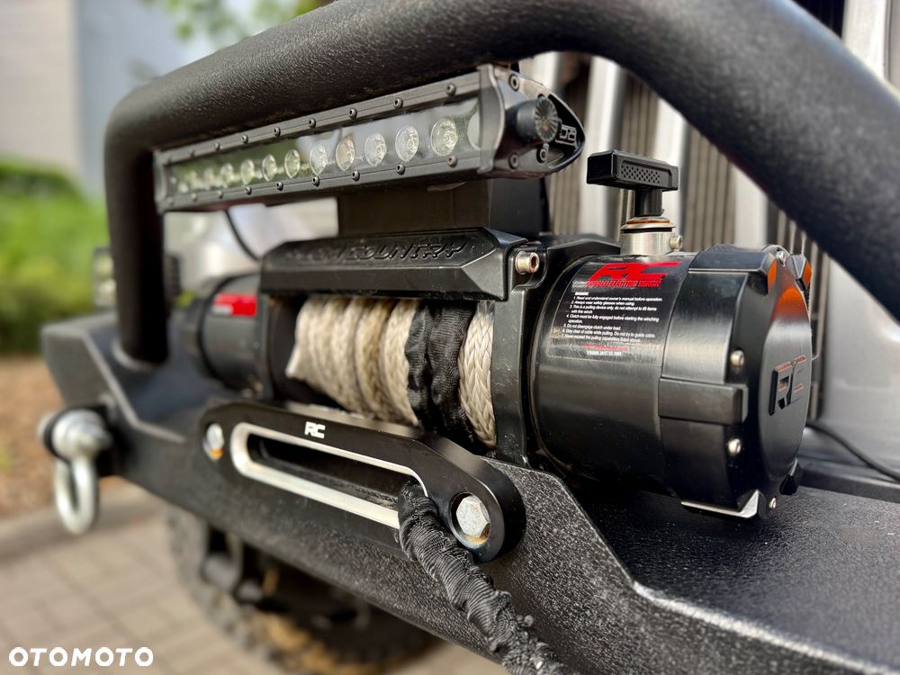 Jeep Wrangler 2.5L - 18