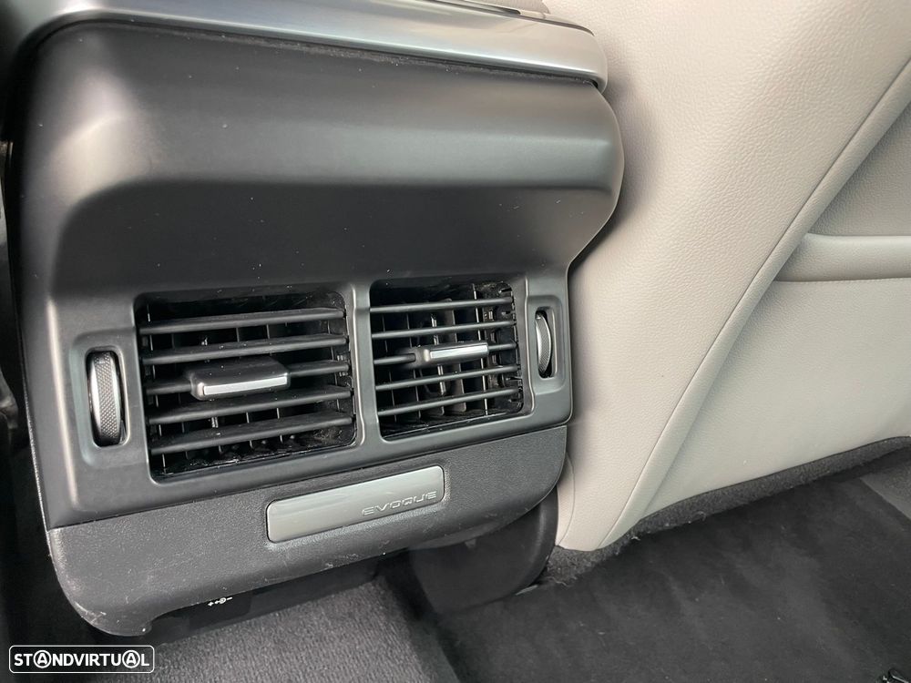 Land Rover Range Rover Evoque 1.5 P300e AWD SE Auto - 31