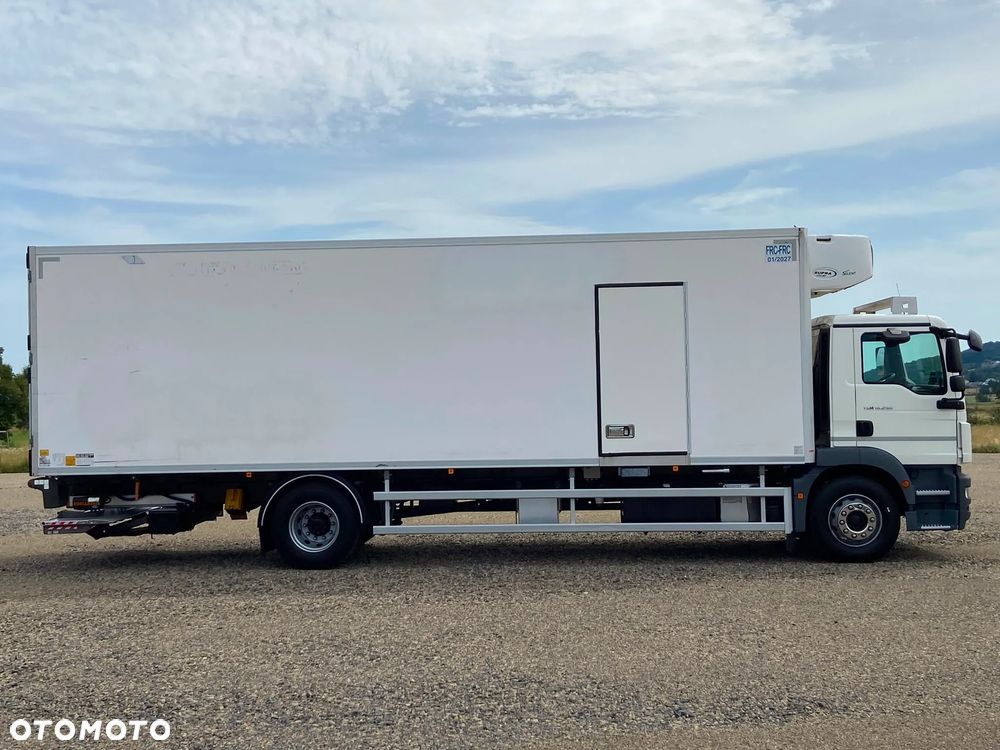 MAN TGM 18.290 | 2018 | Chłodnia 8,8 m | Carrier Supra 1150 Multitemp Silent | Automat | Winda | Drzwi boczne | 329 tys. km - 11