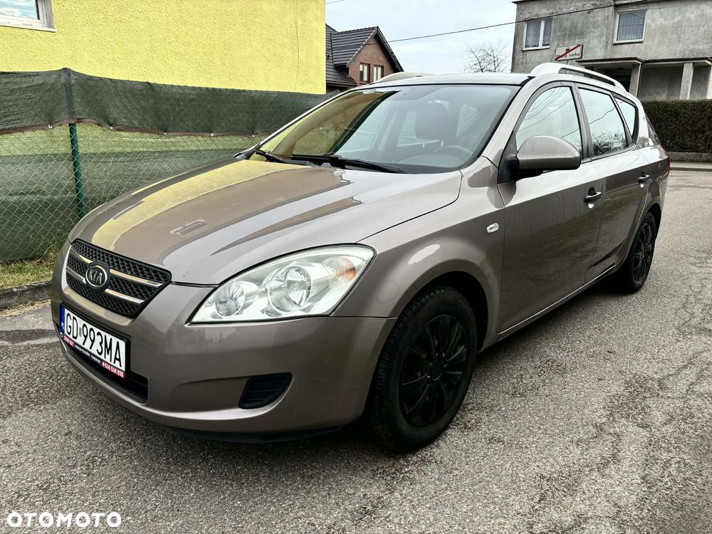 Kia Ceed 1.6 Crdi Comfort - 1