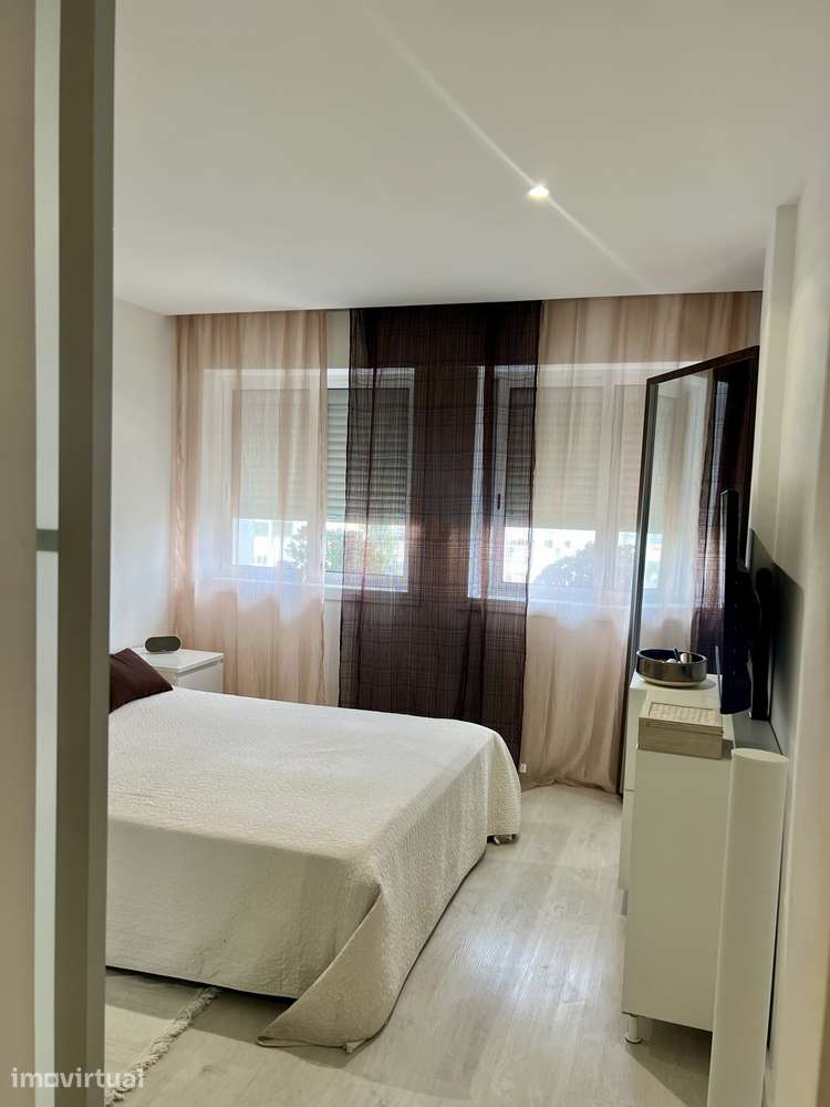 Apartamento T2 com varanda e ar condicionado - Grande imagem: 3/11