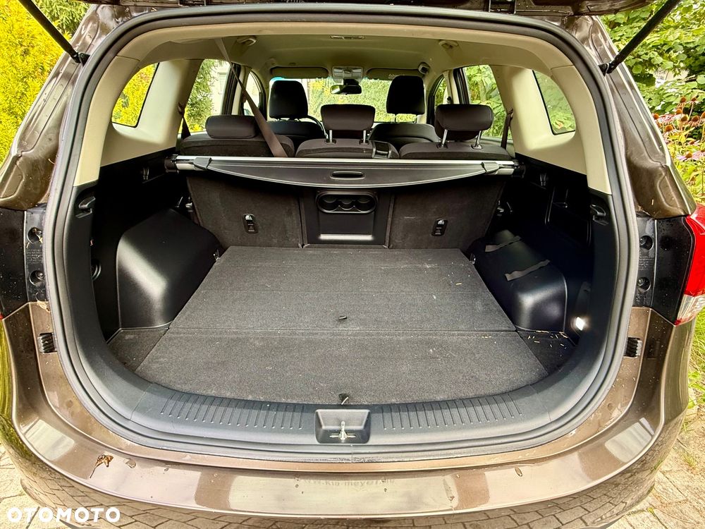 Kia Carens - 19