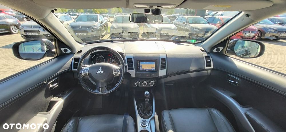 Mitsubishi Outlander - 23