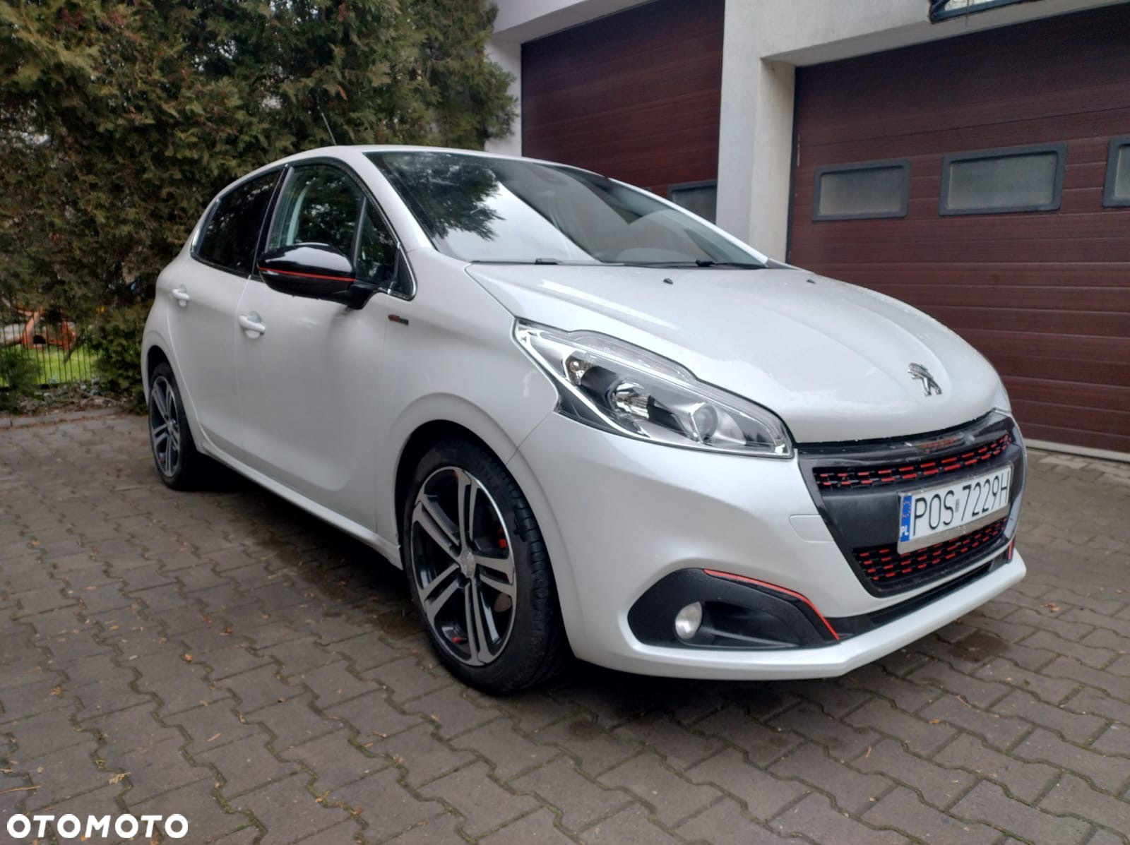 Peugeot 208 - 5